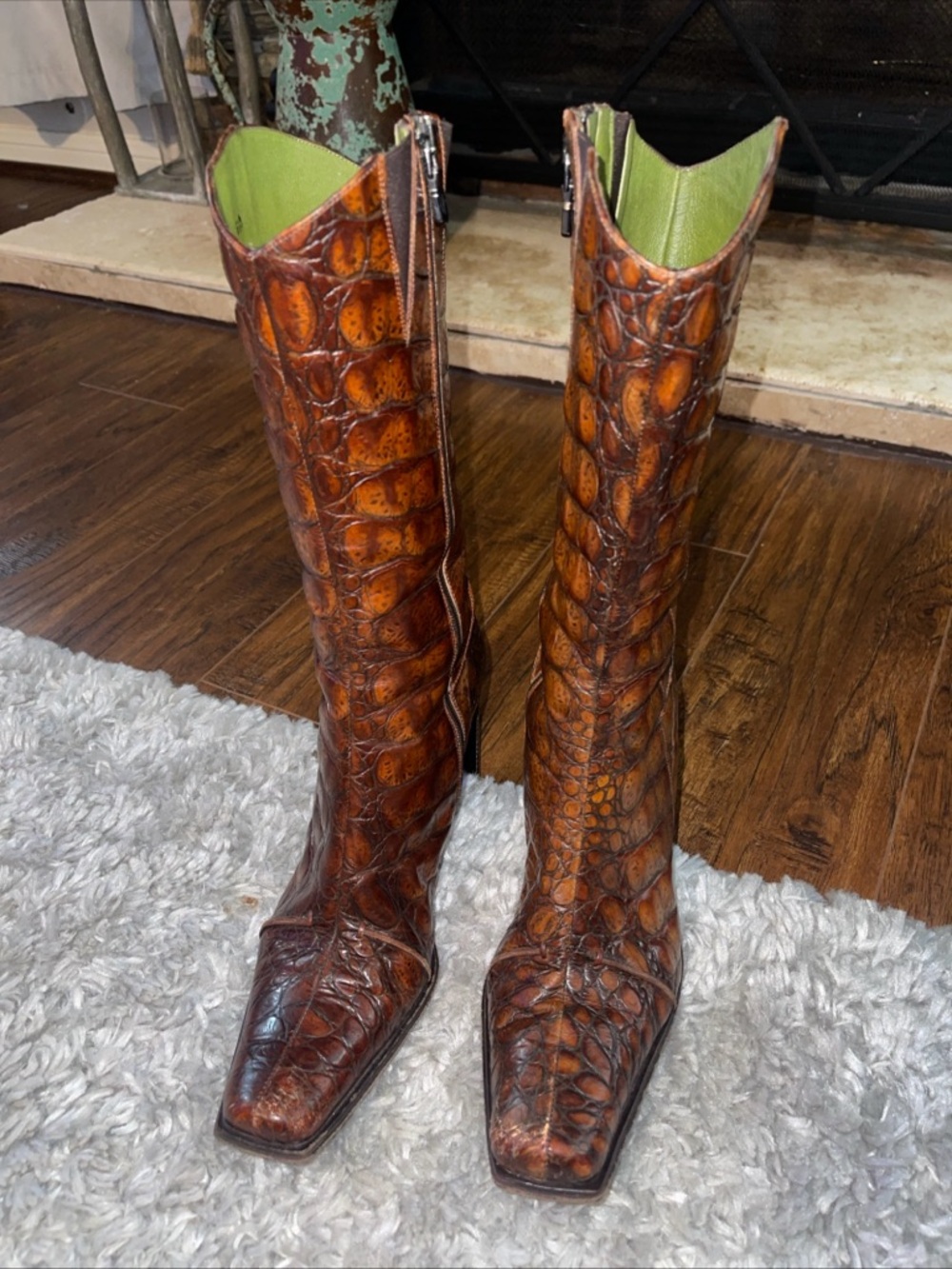 Donald J. Pliner Brown Alligator Style Boot Heel size 8.5 M Beautiful Look